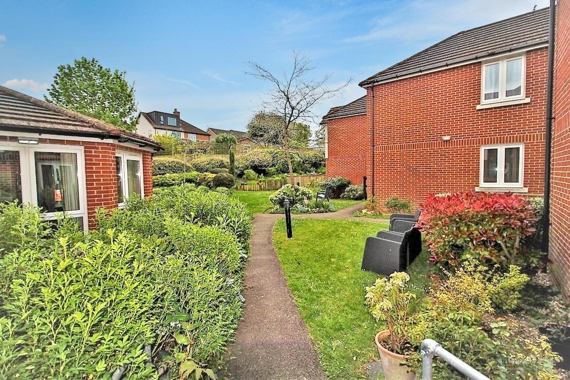 Chieveley Close, Tilehurst, Reading